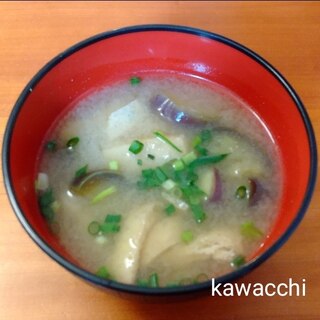 茄子と油揚げと小ネギのお味噌汁